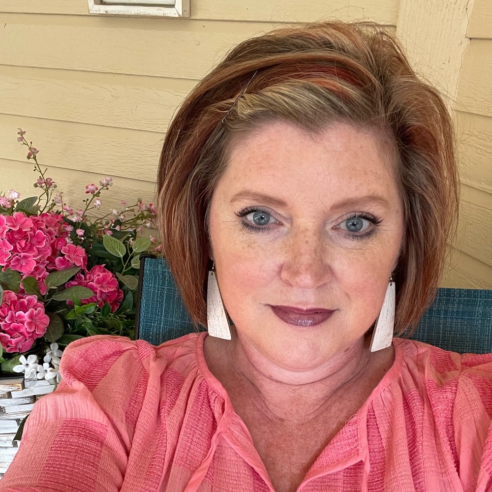 Meet your Posher, Leigh beth